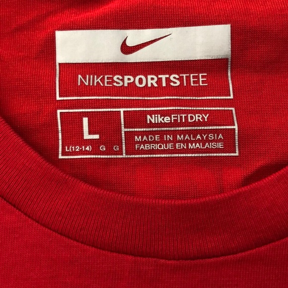 NWOT Nike Fit Dry Tee Top. Red. Large. - Picture 4 of 6